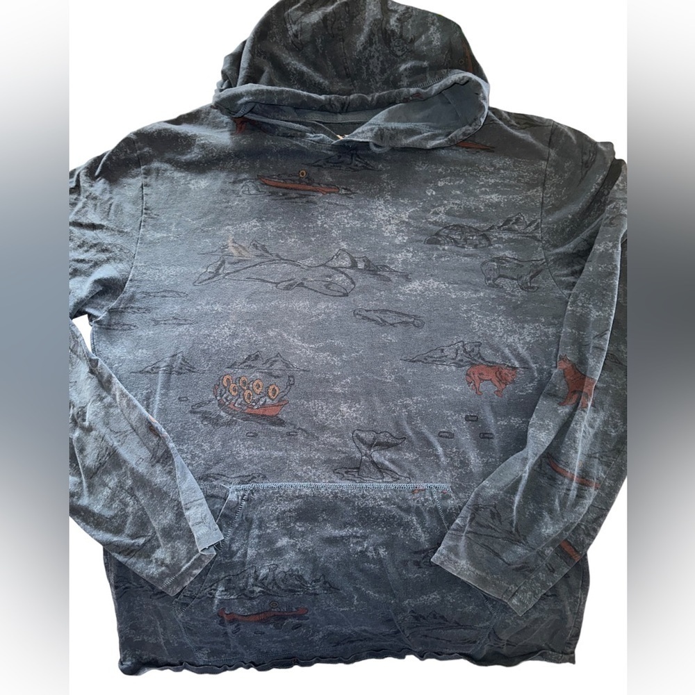 Men’s‎ Vans large hooded shirt with kangaroo pocket. Alaskan wilderness motif